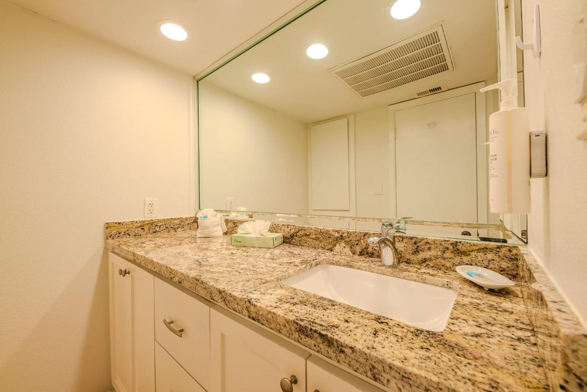 Kingfishers Retreat Serene 1Br Escape With Balcony 207 جنوب جزيرة بادري المظهر الخارجي الصورة